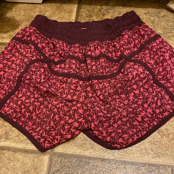 lululemon hotty hots - Picture 2 of 6